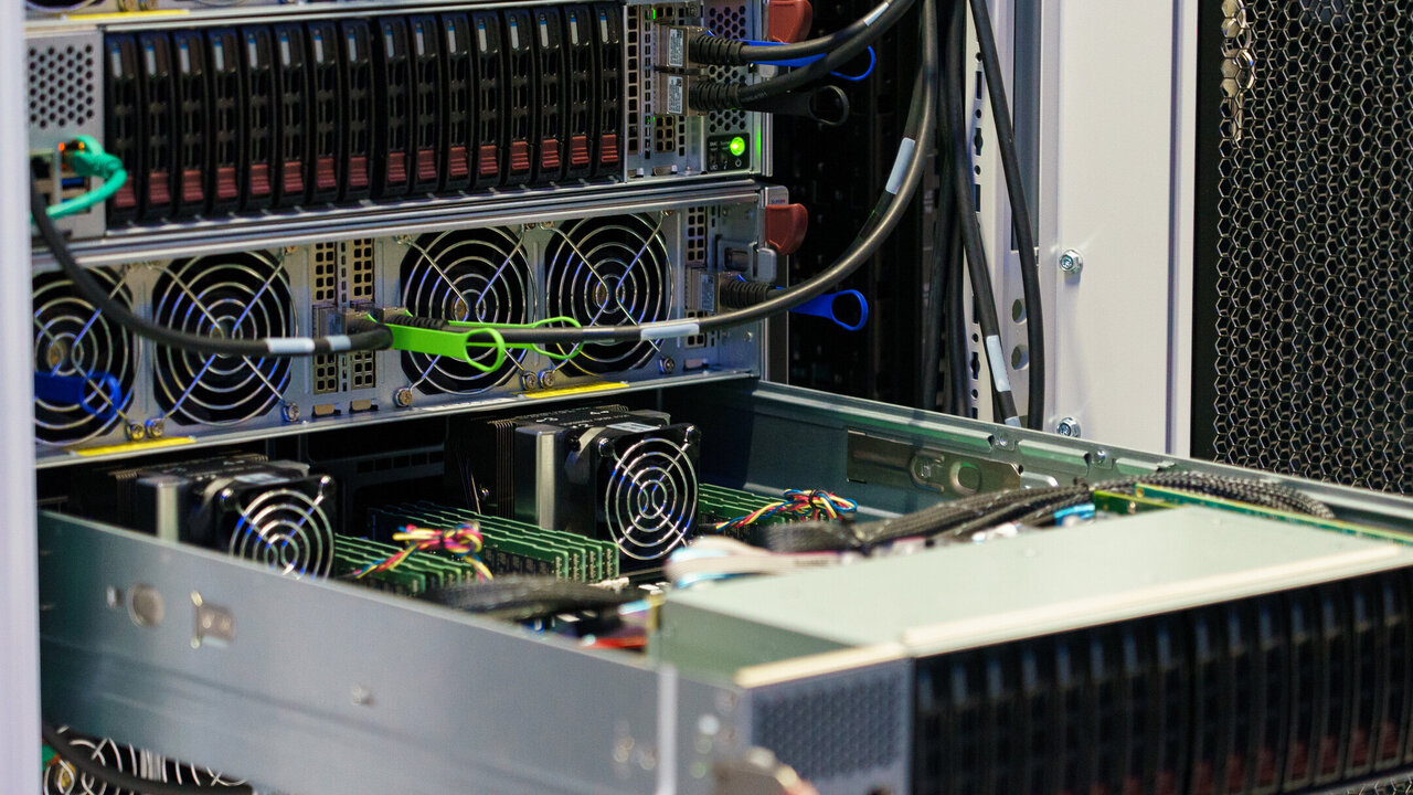 The state is increasing its artificial intelligence training capacity with a major procurement of 3.2 million euros.